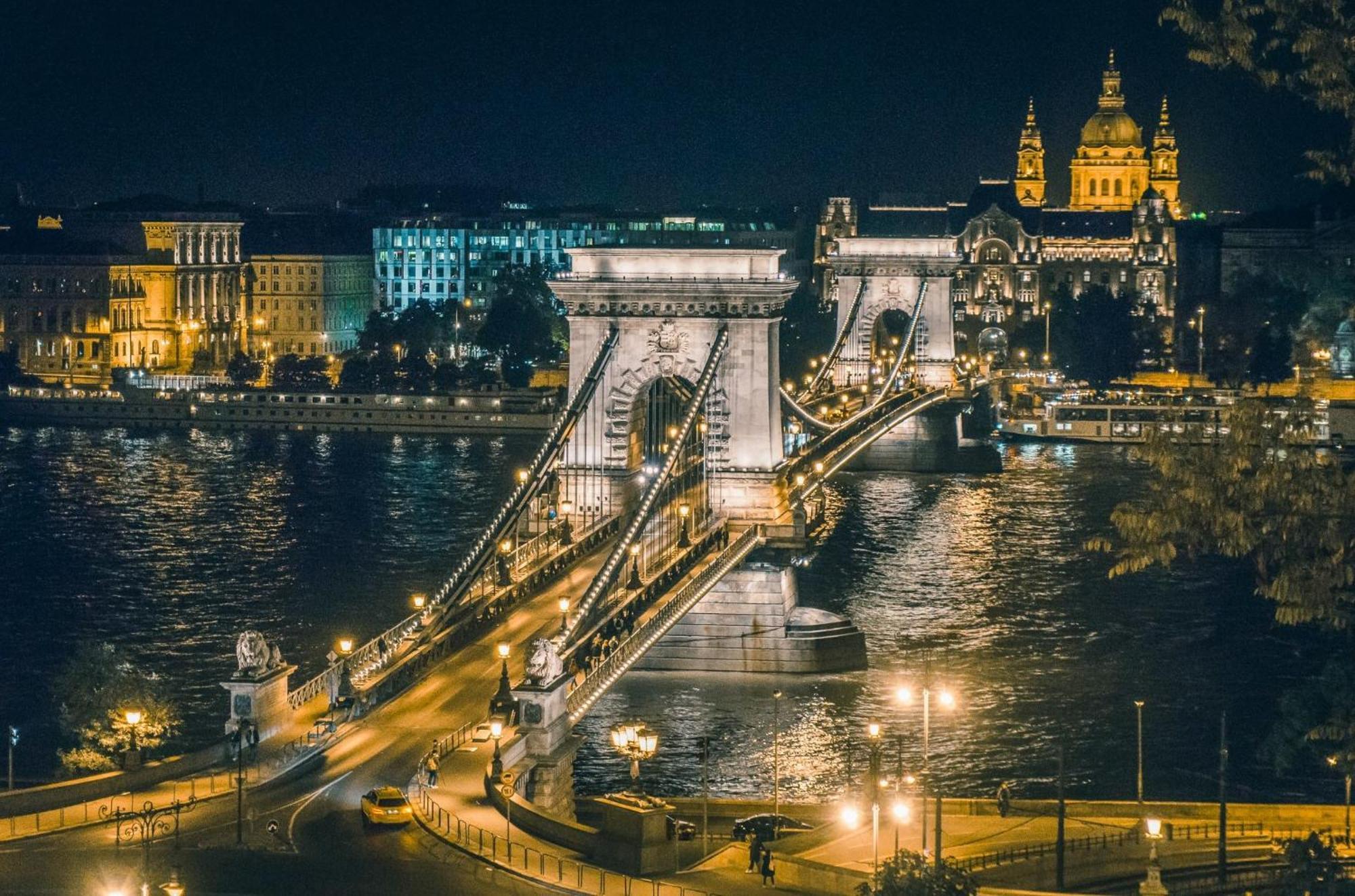 Designer Boutique 2R Walk To Opera House & Basilica Apartment Budapest Bagian luar foto