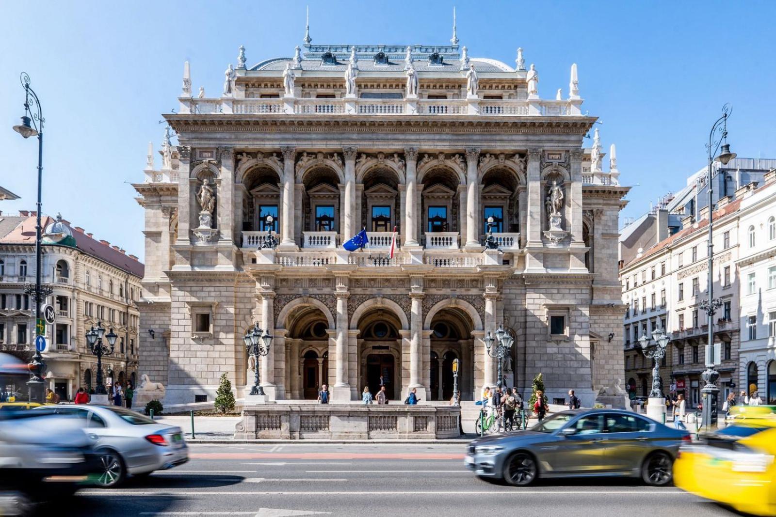 Designer Boutique 2R Walk To Opera House & Basilica Apartment Budapest Bagian luar foto